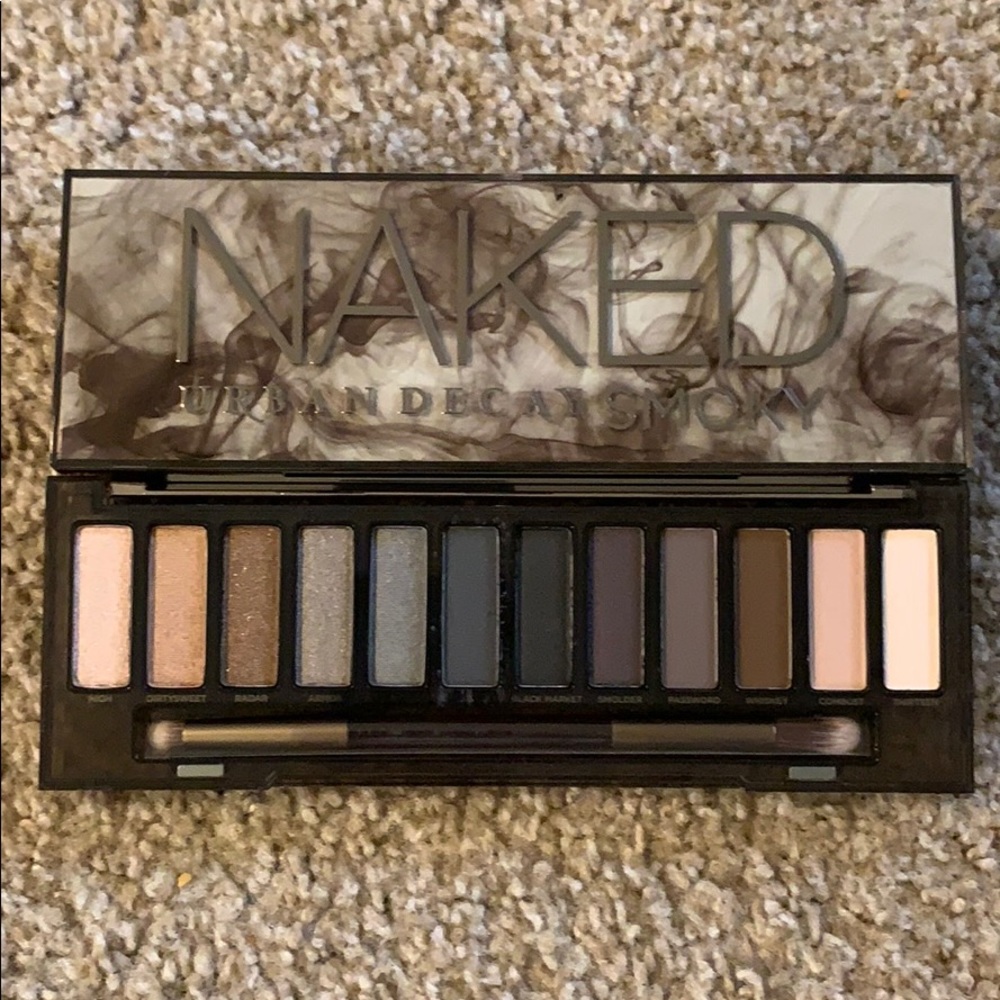 NIB Urban Decay Naked Smoky Palette
